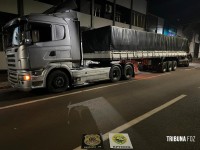 BPFRON e PF prendem caminhoneiro paraguaio com 40 mil pacotes de cigarros em Santa Tereza do Oeste