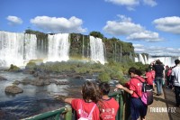 Mais de 70 crianças visitaram as Cataratas em comemoração ao Dia Nacional da Alegria