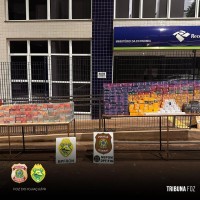 Policia Federal e PM apreendem veículo com mercadorias na barranca do rio Paraná, no Bairro Porto Meira