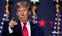 Trump perde confiança, mas parece gostar do caos que promove, diz professor