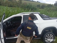PRF recupera veículo furtado após tentativa de fuga na BR-277, em Céu Azul