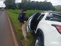 PRF recupera veículo furtado após tentativa de fuga na BR-277, em Céu Azul