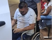 Em vez de frear, acelerou e caiu com o veiculo no Rio Paraná