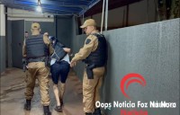 Homem é preso pelo CHOQUE com drogas após incursão na Favela do Cemitério
