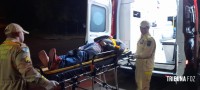 Motociclista é socorrido pelo Siate após colisão na Av. Javier Koelbel