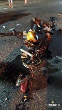 Acidente entre motocicleta e carro deixa duas vítimas em estado gravíssimo na BR-277