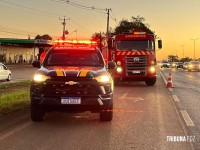 Colisão entre moto e caminhonete deixa dois feridos na BR-277, em Foz do Iguaçu