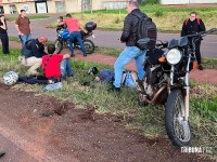 Colisão entre moto e caminhonete deixa dois feridos na BR-277, em Foz do Iguaçu