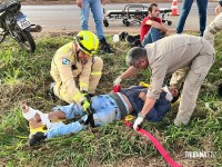 Colisão entre moto e caminhonete deixa dois feridos na BR-277, em Foz do Iguaçu