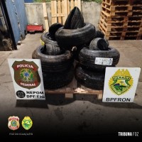 PF e PMPR interceptam carregamento de pneus estrangeiros no Rio Paraná em Foz do Iguaçu