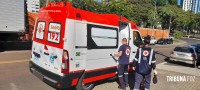 SAMU socorre vítima de agressão defronte a Câmara de Vereadores de Foz