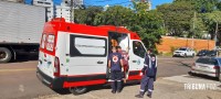 SAMU socorre vítima de agressão defronte a Câmara de Vereadores de Foz