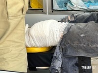 Acidente entre moto e caminhão deixa adolescente ferido em Foz do Iguaçu