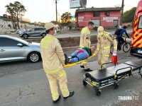 Bombeiros socorrem mulher após acidente de trânsito na Av. JK 