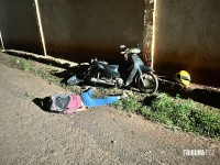 Homem sofre acidente grave ao colidir motocicleta contra barracão em Três Lagoas