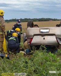 Após acidente de trânsito com morte em Naranjal, brasileira é trazida para atendimento em Foz do Iguaçu