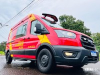 Faixa de sinalização escorregadia causa queda de moto no Bairro Santa Rita 