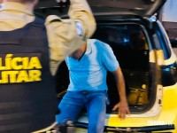 Homem é preso em flagrante após ferir duas mulheres com golpes de facão na Favela do Bolo