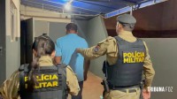 Homem é preso em flagrante após ferir duas mulheres com golpes de facão na Favela do Bolo
