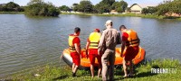 Bombeiros resgatam pato que estava preso a linha de pesca na ilha do Parque Remador