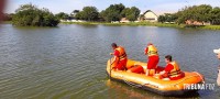 Bombeiros resgatam pato que estava preso a linha de pesca na ilha do Parque Remador
