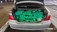 Motorista que levava 364 Kg de maconha no porta-malas tenta fugir de abordagem e é preso na Ponte da Amizade