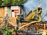 Homem ateia fogo na própria casa após término de relacionamento na Favela da Sadia em Foz do Iguaçu 