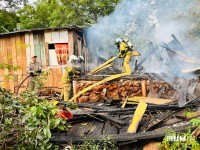 Homem ateia fogo na própria casa após término de relacionamento na Favela da Sadia em Foz do Iguaçu 