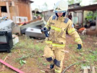 Homem ateia fogo na própria casa após término de relacionamento na Favela da Sadia em Foz do Iguaçu 