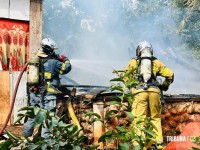 Homem ateia fogo na própria casa após término de relacionamento na Favela da Sadia em Foz do Iguaçu 