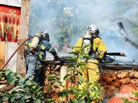 Homem ateia fogo na própria casa após término de relacionamento na Favela da Sadia em Foz do Iguaçu 