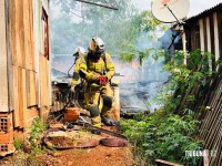 Homem ateia fogo na própria casa após término de relacionamento na Favela da Sadia em Foz do Iguaçu 