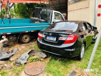 Grave colisão entre carro e caminhão deixa dois feridos na Av. Mário Filho no bairro Morumbi 