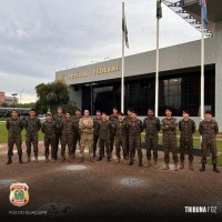 Policia Federal ministra estágio de técnicas e táticas em operações terrestres e fluviais para militares do exército