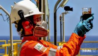Petroleiros pressionam Lula por fim de venda de combustível para Israel