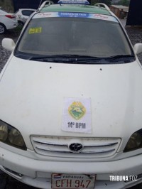 PM recupera veículo estrangeiro roubado que estava abandonado em meio a um milharal