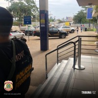 Policia Federal cumpre mandados de prisão na Aduana da Ponte Internacional da Amizade