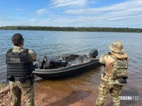 Policia Federal e PCPR apreendem embarcação com cigarros contrabandeados em Itaipulândia
