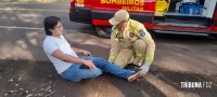 Motociclista é socorrido pelo Siate após cair no buraco na Av. Felipe Wandscheer