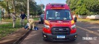 Motociclista é socorrido pelo Siate após cair no buraco na Av. Felipe Wandscheer