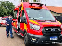 Motociclista fica gravemente ferido após colidir contra veículo no Três Bandeiras