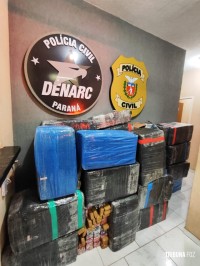 PRF e DENARC prendem dois paraguaios e apreendem 1.163 Kg de maconha em caminhão na BR-277 em Santa Terezinha de Itaipu