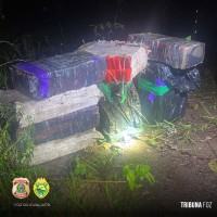 PF, PM e PC apreendem fardos de drogas nas margens do Rio Paraná vindas do Paraguai