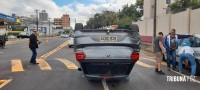 Condutora é presa por embriagues ao volante após colisão seguido de capotamento de veículo na Av. República Argentina
