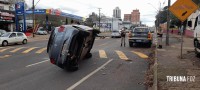 Condutora é presa por embriagues ao volante após colisão seguido de capotamento de veículo na Av. República Argentina
