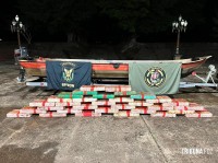 BPFRON apreende embarcação carregada com 392 Kg de maconha em Santa Helena
