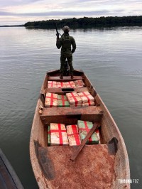BPFRON apreende embarcação carregada com 392 Kg de maconha em Santa Helena