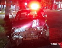 Condutor embriagado colide contra árvore e é preso pela PM em Marechal Cândido Rondon 
