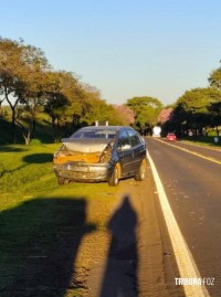 Falta de visibilidade causada pelo sol provoca colisão traseira em Sub-Sede, distrito de Santa Helena