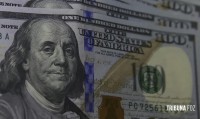 Dólar sobe para R$ 5,55 com votação de decreto do IOF